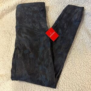 NWT spanx navy reptile high rise 7/8 leggings size small